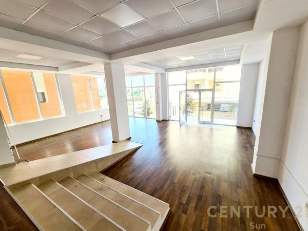 Tirane, jepet me qera ambjent biznesi Kati 0, 250 m² 800 € (Kopshti Botanik)