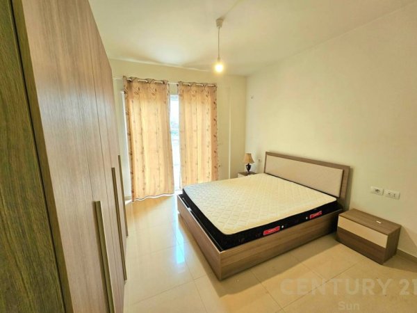 Durres, jepet me qera apartament 4+1 Kati 4, 242 m² 1.400 € (Kopshti Botanik)