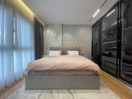 Tirane, shitet apartament 2+1+2+Post Parkimi+Ballkon Kati 1, 121 m² 369.000 € (Liqeni i Thate)