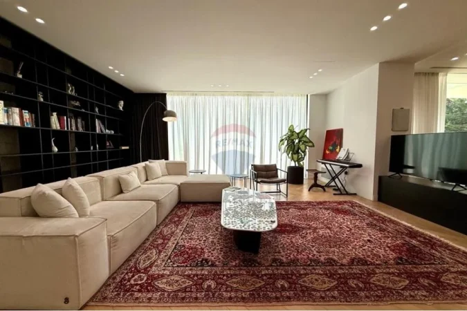 Tirane, shitet Vile 4+1 , 787 m² 2.000.000 € 