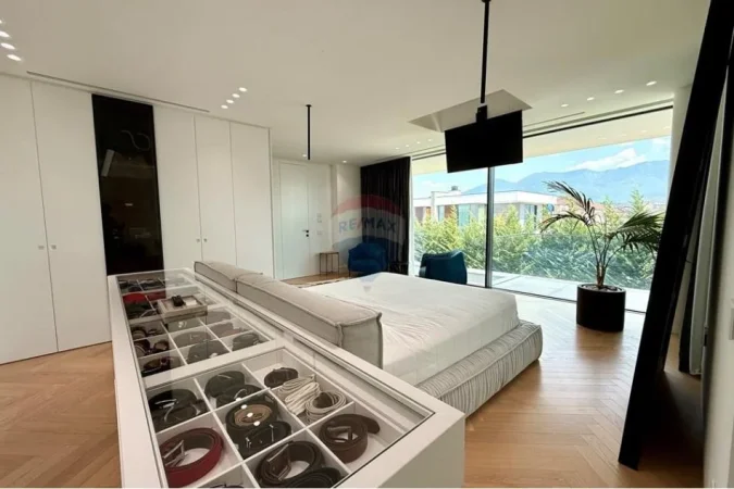 Tirane, shitet Vile 4+1 , 787 m² 2.000.000 € 