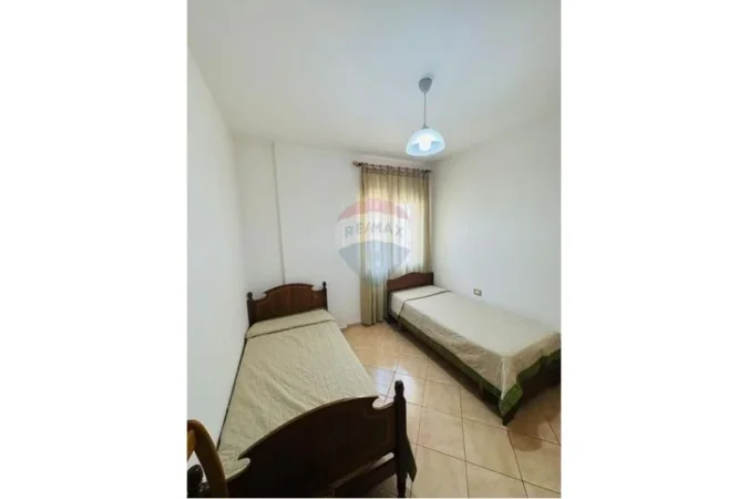 Tirane, shitet apartament 2+1 , 95 m² 