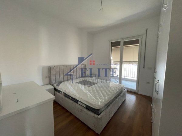 Tirane, jepet me qera apartament 2+1+Ballkon Kati 5, 96 m² 450 € (Kamez)