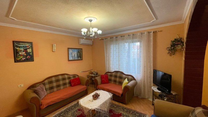 Tirane, jepet me qera apartament 2+1 Kati 1, 100 m² 300 € (Univers City)
