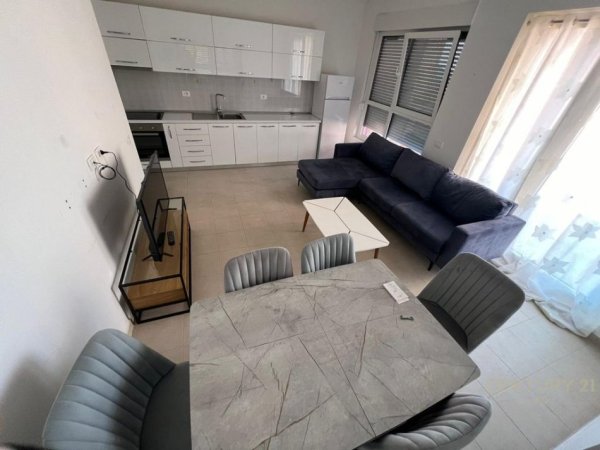 Tirane, jepet me qera apartament 2+1 Kati 5, 75 m² 500 € (Ali Dem)