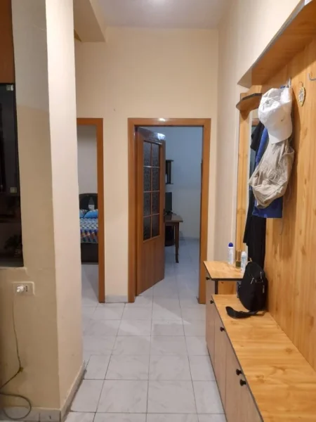 Tirane, jepet me qera apartament 1+1 Kati 3, 70 m² 550 € (bulevardi zogu i I)