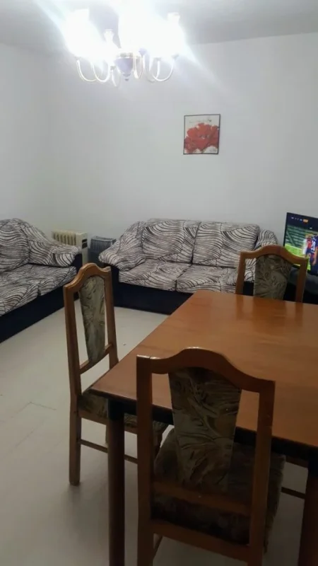 (Pa agjensi - 0 komision) Tirane, apartament me qera 2+1+Aneks+banjo me dritare Kati 4, 45.000 Leke (Ali Demi)