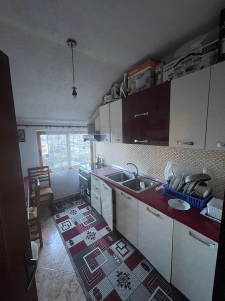 Tirane, jepet me qera apartament 3+1 Kati 7, 85 m² 500 € (Laprakë)