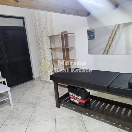 Tirane, jepet me qera apartament duplex 1+1 Kati 0, 25 m² 220 € (Rruga Frederik Shiroka)