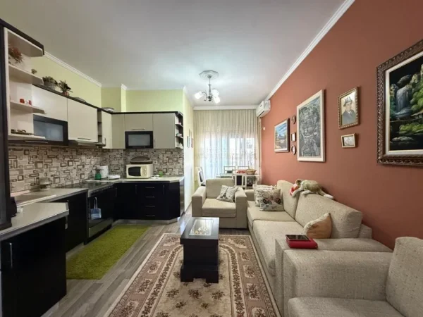 Tirane, shitet apartament 1+1 Kati 3, 64 m² 103.000 €