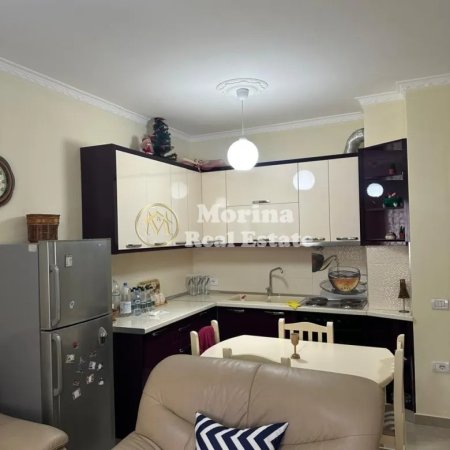 Tirane, jepet me qera apartament 1+1 Kati 3, 70 m² 400 € (Kompleksi Molla)