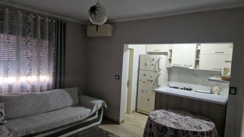 Durres, jap me qera apartament te mobiluar plotesisht 1+1+Aneks+Ballkon Kati 3, 60 m² 390 € (Prane stadiumit Durres)