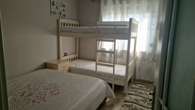 Durres, jap me qera apartament te mobiluar plotesisht 1+1+Aneks+Ballkon Kati 3, 60 m² 390 € (Prane stadiumit Durres)