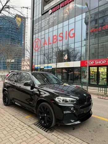 Tirane, shitet makine BMW X5 Benzin, e zeze automatik Kondicioner 140.000 km 22.000 €