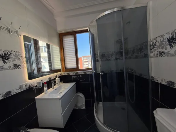 Tirane, shitet apartament 1+1 Kati 2, 73 m² 140.000 € (Prane kodres se diellit)