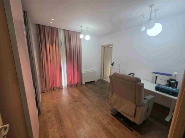 Tirane, jepet me qera apartament 2+1+Ballkon Kati 6, 115 m² 750 € (Astir)