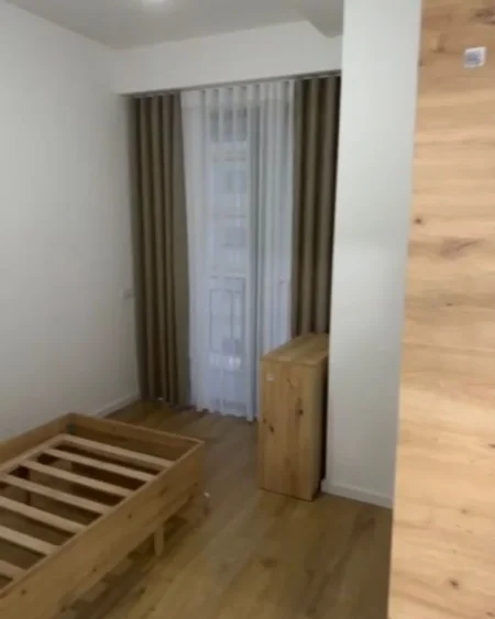 Tirane, jepet me qera apartament 2+1 , 97 m² 530 €