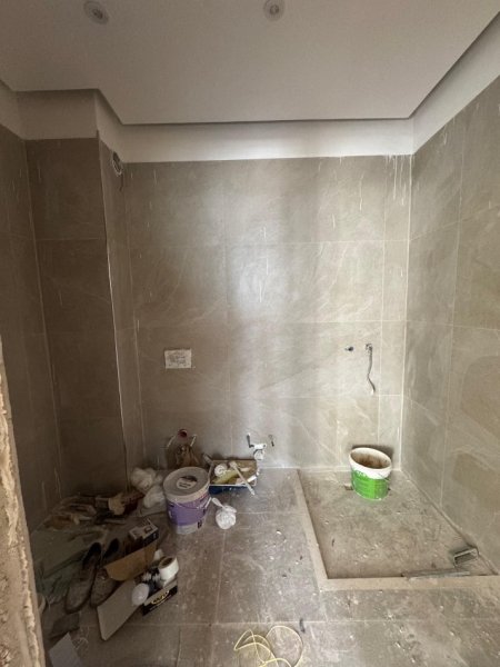 Tirane, shitet apartament 2+1+Ballkon Kati 2, 75 m² 128.000 € (E88 Laprake Gati Per Banim + Plus Investime Shtese)