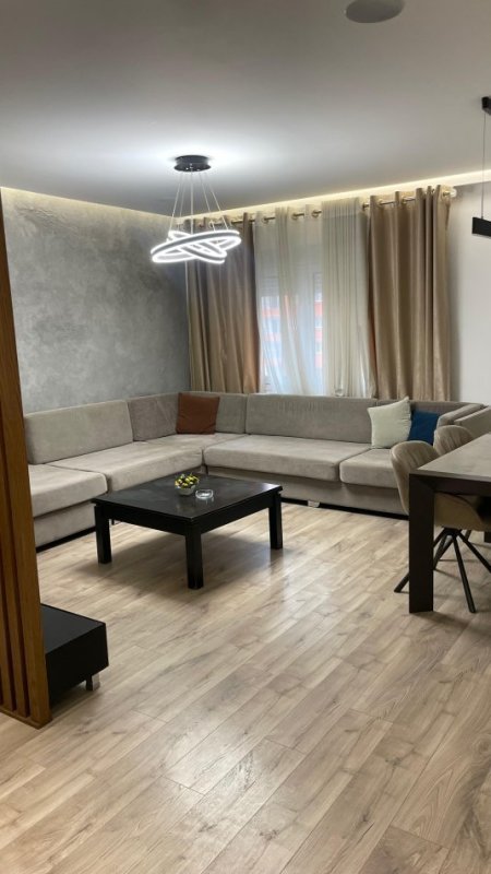 Tirane, jepet me qera apartament 2+1+Ballkon Kati 2, 106 m² 500 € (Mbrapa palestres Unik)