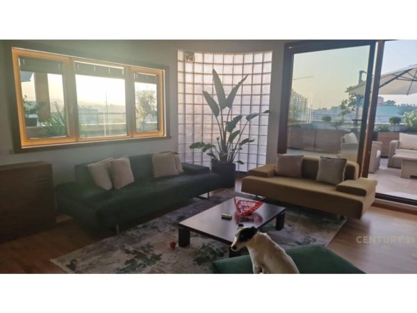 Tirane, shitet apartament 3+1 Kati 10, 340 m² (Bllok)
