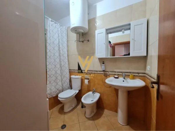 Tirane, jepet me qera apartament 1+1+Ballkon Kati 2, 69 m² 750 € (MALIQ MUCO)