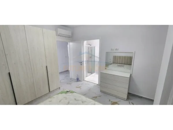 Tirane, jepet me qera apartament 2+1 Kati 1, 103 m² 700 € 