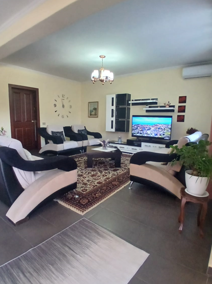 Tirane, jepet me qera apartament 2+1 Kati 2, 110 m² 550 € (Rruga Ramayan Bogdani)