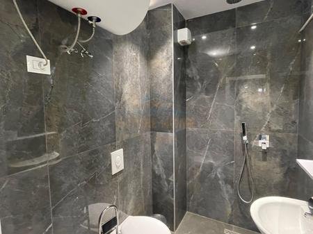 Tirane, jepet me qera apartament 2+1+Ballkon Kati 2, 100 m² 800 € 