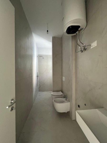 Tirane, jepet me qera apartament 1+1+Ballkon Kati 3, 57 m² 350 € 