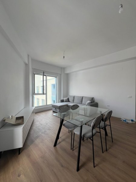 Tirane, jepet me qera apartament 1+1+Ballkon Kati 3, 57 m² 350 € 