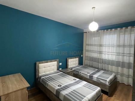 Tirane, jepet me qera apartament 2+1 Kati 2, 100 m² 800 € 