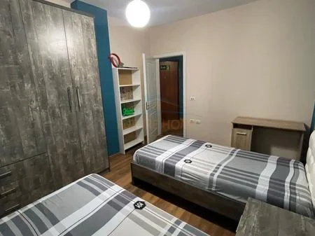 Tirane, jepet me qera apartament 2+1 Kati 2, 100 m² 800 € 
