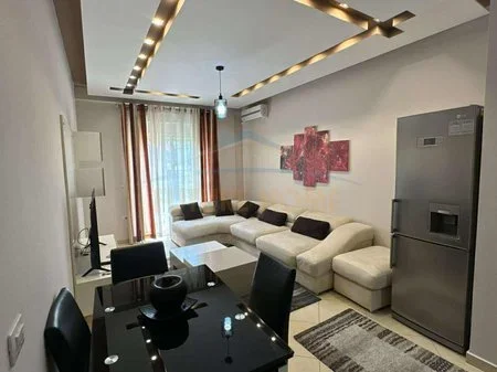 Tirane, jepet me qera apartament 1+1+Ballkon Kati 2, 71 m² 600 € (Liqeni i thate)