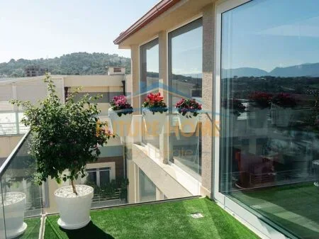 Tirane, jepet me qera apartament Kati 6, 203 m² 1.500 € 