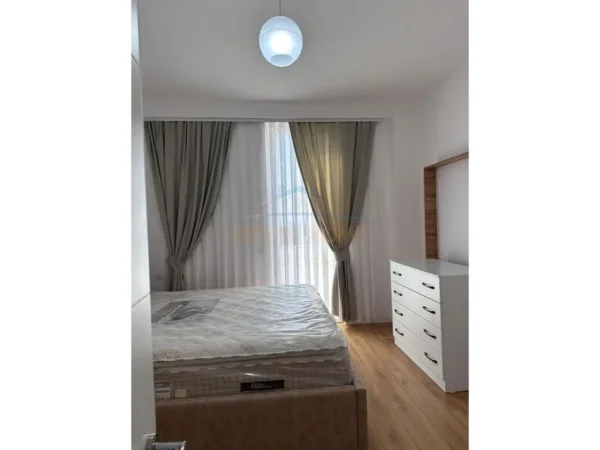 Tirane, jepet me qera apartament 2+1 Kati 5, 100 m² 600 € 