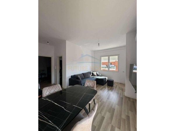 Tirane, jepet me qera apartament 1+1 Kati 8, 71 m² 450 € (UNAZA E RE)