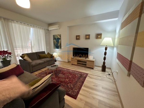 Tirane, jepet me qera apartament 2+1 Kati 4, 80 m² 1.000 € (Kompleksi Delijorgji)
