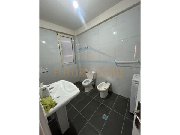 Tirane, jepet me qera apartament 2+1+Ballkon Kati 3, 76 m² 370 € 