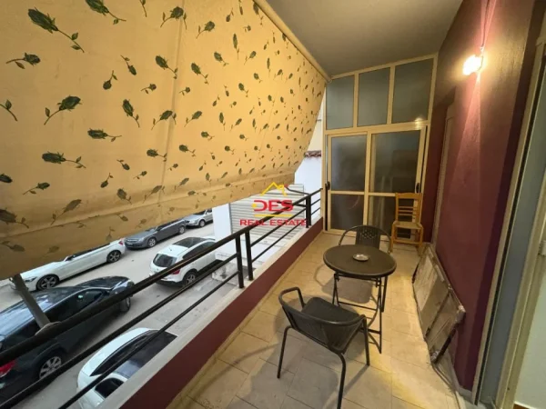 Vlore, jepet me qera apartament 2+1+Ballkon Kati 2, 90 m² 400 € (Rruga Hajredin Haxhiraj)