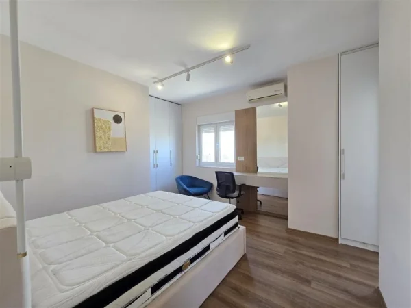 Tirane, jepet me qera apartament 2+1 Kati 10, 92 m² 850 € (PERBALLE KOMPLEKSIT DELIJORGJI)
