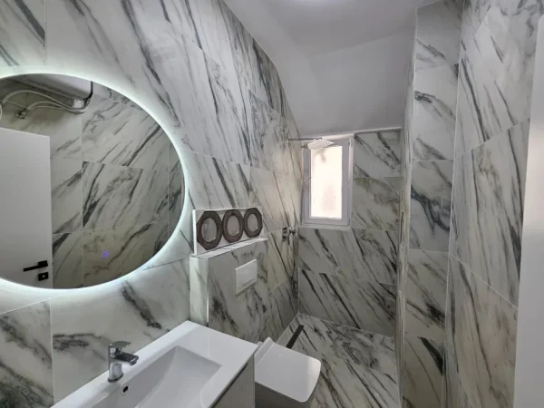 Tirane, jap me qera ambjent biznesi Kati 2, 100 m² 1.000 € 