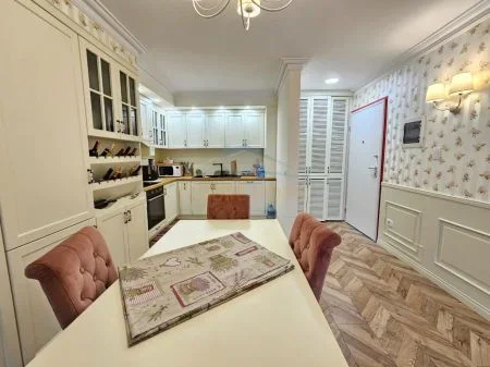 Tirane, jepet me qera apartament 2+1 Kati 3, 109 m² 850 € 