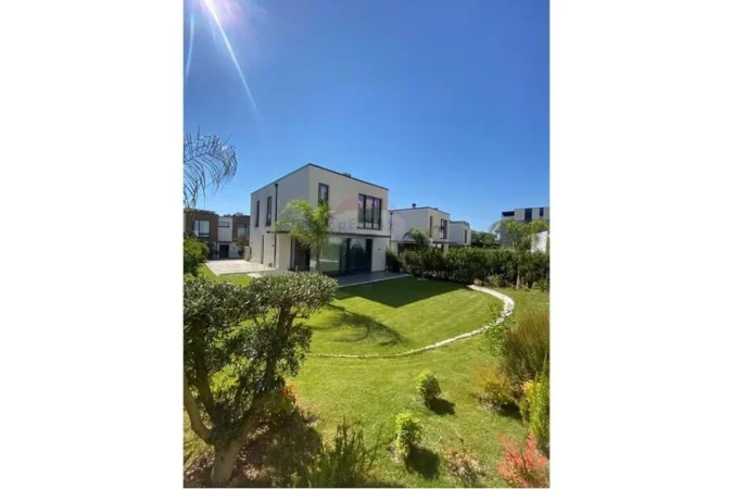 Tirane, jepet me qera apartament 1+1+Ballkon , 340 m² 1.200.000 € 