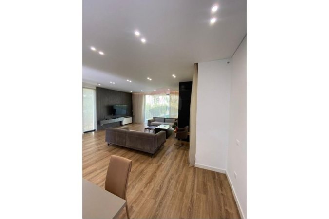 Tirane, jepet me qera apartament 1+1+Ballkon , 340 m² 1.200.000 € 