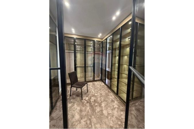 Tirane, jepet me qera apartament 1+1+Ballkon , 340 m² 1.200.000 € 
