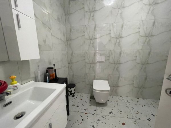 Tirane, jepet me qera apartament 2+1 Kati 2, 102 m² 650 € (Liqeni i Thate, Kompleksi FZ)