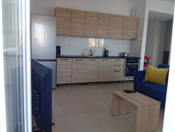 Tirane, jepet me qera apartament 2+1 Kati 6, 165 m² 500 € 
