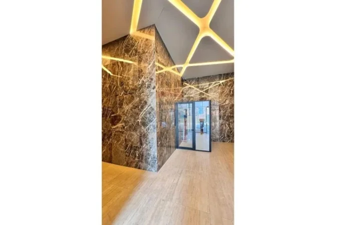 Tirane, jepet me qera zyre , 117 m² 600 € 