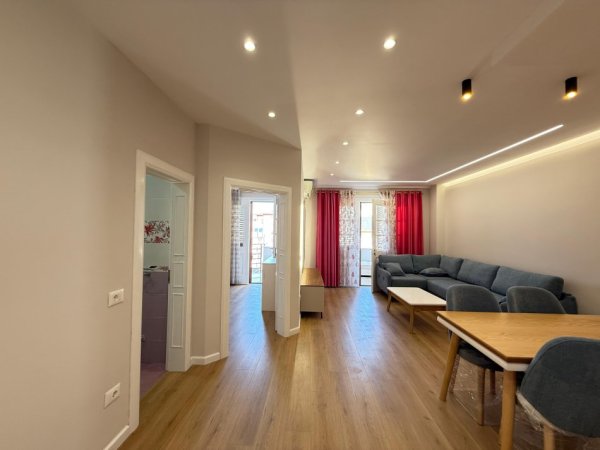 Tirane, shitet apartament 1+1 Kati 2, 140.000 € 