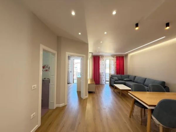 Tirane, shitet apartament 1+1 Kati 2, 140.000 € 